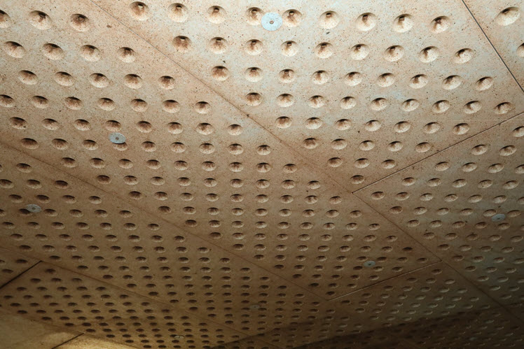 Plafond met gaatjes